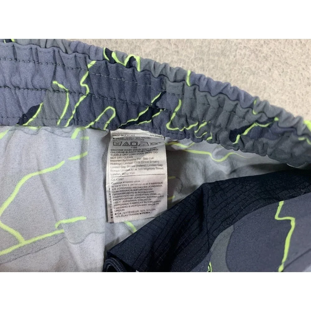Banana Republic Quick Dry‎ Camouflage Hybrid Shorts (Men's 32) Gray